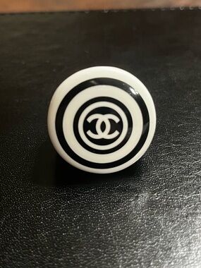 ChaneI Resin Swirl Black White Letter Logo Hippie Boho Vibes Ring Size 8